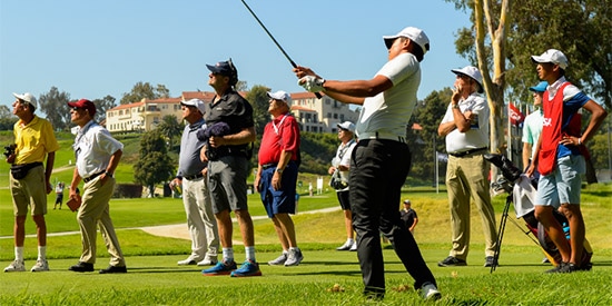 Chun An Yu pitches to the diabolical 10th green on his way to a quarterfinal berth <br>(USGA photo)