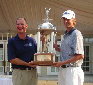 Webb Simpson (right) and tournament chair Edward Toledano