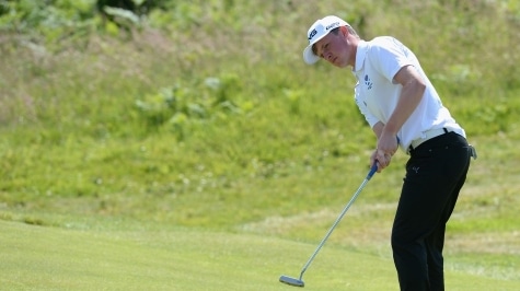 Connor Syme watches a putt at Royal Porthcawl <br>(R&A Photo)</br>