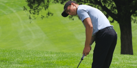 Timothy Hildebrand watches putt at Indiana Open <br>(IGA Photo)</br>