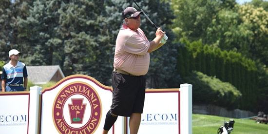 A calf injury didn't slow Arnie Cutrell down in round one<br>(PGA photo)