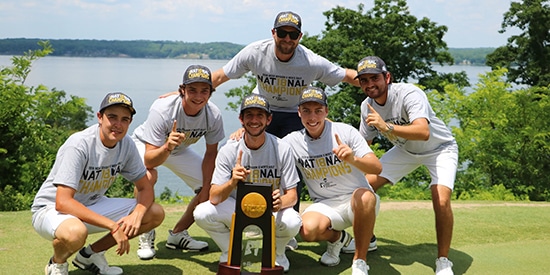 The victorious Lynn Men's golf team (Lynn University photo)