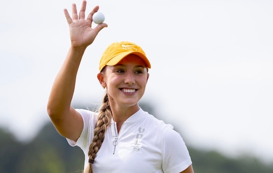 Defending champion Kayla Holden