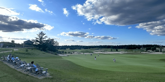 The picturesque setting on the No. 18 green at Mammoth Dunes (AGC.com Photo)