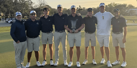 The UNC Greensboro men's golf team (UNCG Athletics Photo)