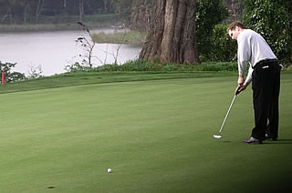 He made the putt to defeat Garret Wagner, 1-up