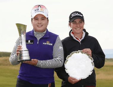 Low-Amateur honoree Luna Sobron (right) with 2015<br>Women's British Open champ Inbee Park (LGU photo)