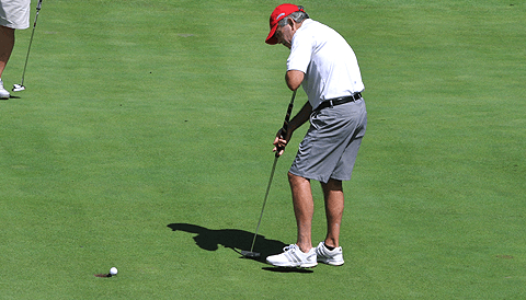 Chris Lange putts at the Brewer Cup <br>(GAP Photo)</br>