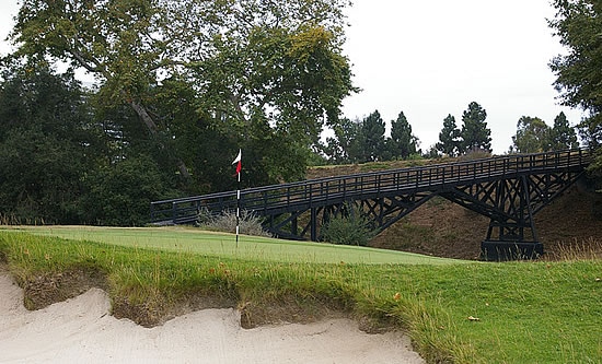 The 17th green at Los Angeles Country Club<BR>AmateurGolf.com photo