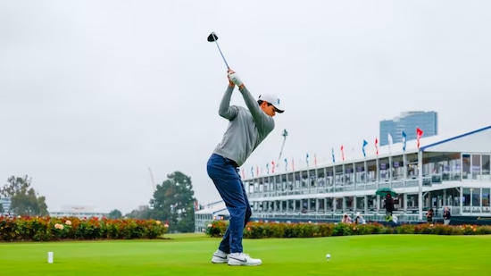 Omar Morales hits the opening tee shot at Los Angeles CC in the U.S. Open<br>Chris Keane, USGA
