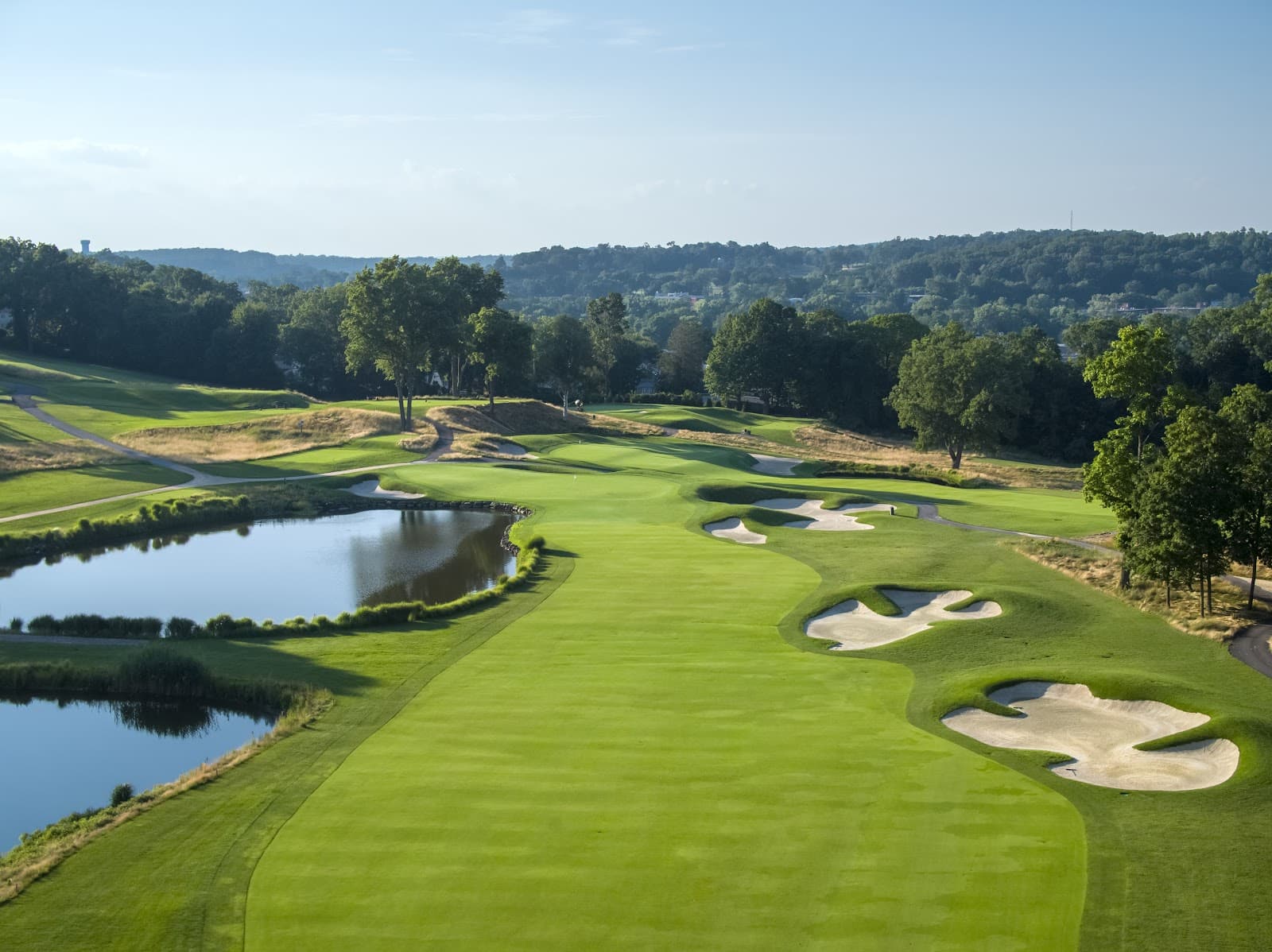 Metropolis Country Club — The Metropolis Intercollegiate