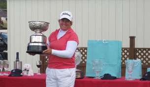Mary Ann Hayward with Canadian Senior Am trophy