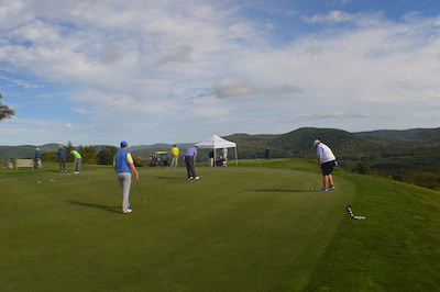 Players prepare for the Connecticut Mid-Am<br> CGA photo