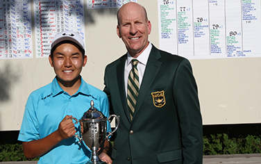 Sean Maruyama (left) after Western Junior title <br>(Western Golf Association Photo)</br>