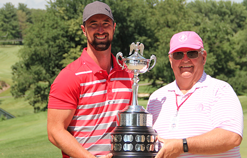 Dusty Drenth (L) with IGA's Bill Dickens (R) <br>(Iowa Golf Association Photo)</br>