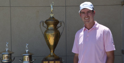 Andrew Wyatt poses with West Texas Amateur trophy <br>(Texas Golf Association Photo)</br>