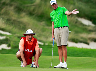 David Brown caddying for Sean Knapp