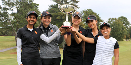 The victorious USC women's golf team<br>(USC photo)