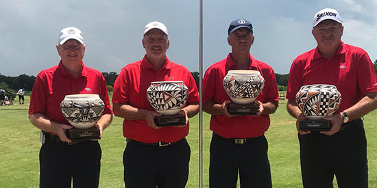 Wes McNulty (second from left) and his Arkansas team (Sun Country Golf photo)
