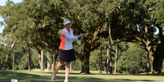 Playing in her adopted home state of Alabama, Kathy Hartwiger opened with a 3-under 69 on Friday at The Lakewood Club. (Kathryn Riley/USGA)