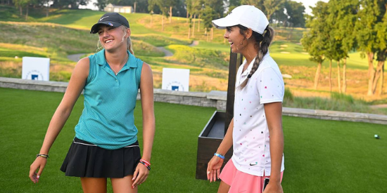 Gianna Clemente (l) and Yana Wilson (USGA/Kathryn Riley)