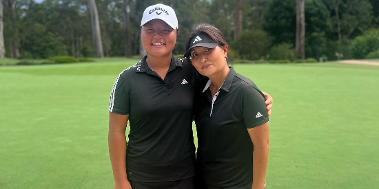 Ann Jang with her mother (Avondale Golf Photo)